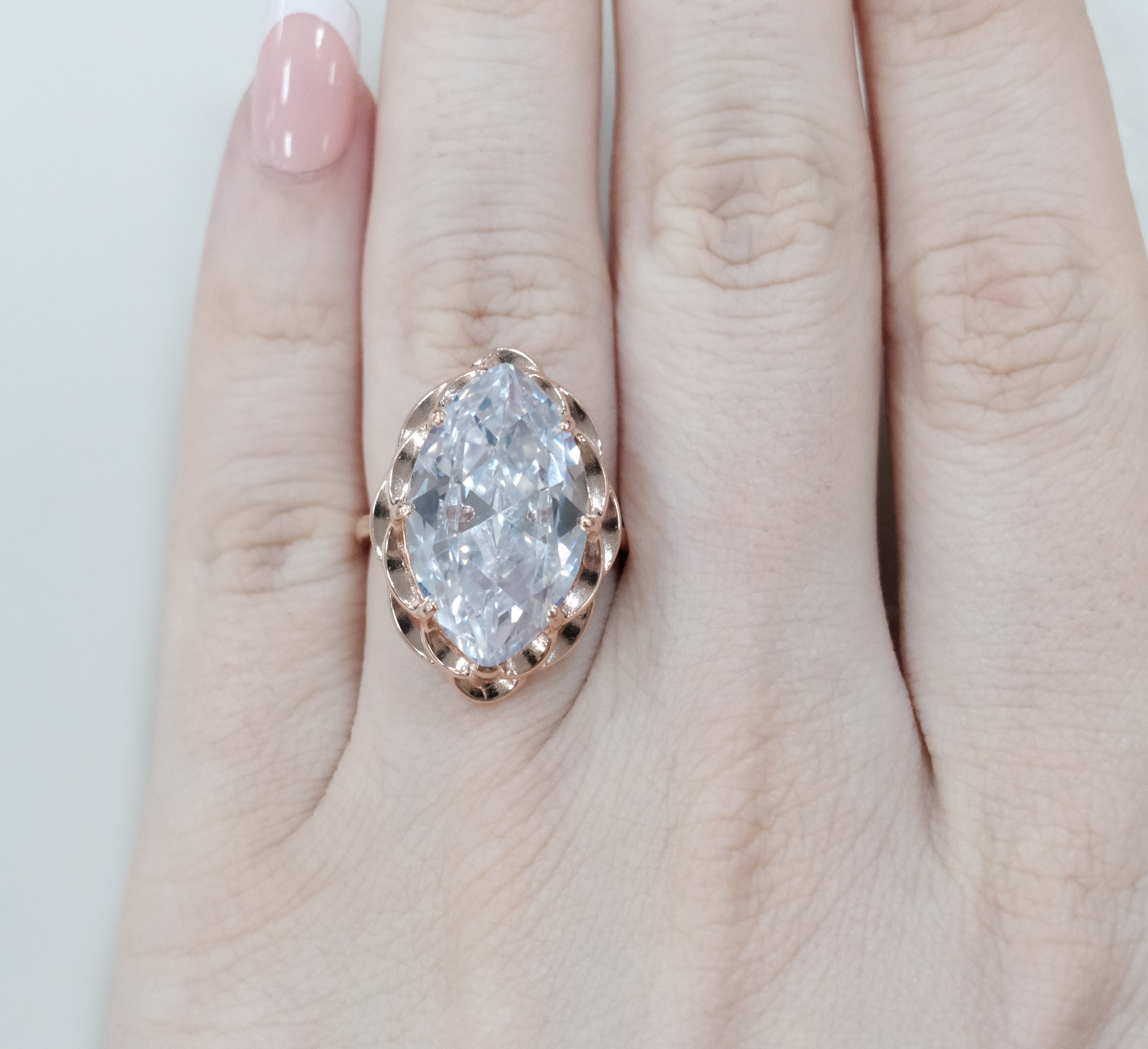 Серебряное кольцо с фианитом